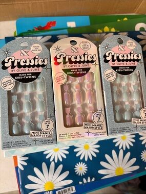 3 pack Pressies by Olive & June - Snow Day and Crome French Press-On Nails